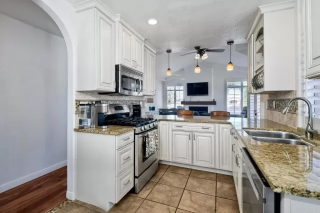 MLS: NDP2307533 Condo For Sale