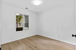 Photo #5: NDP2307596 Listing 