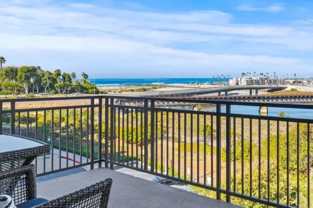 MLS: NDP2307956 Condo For Sale