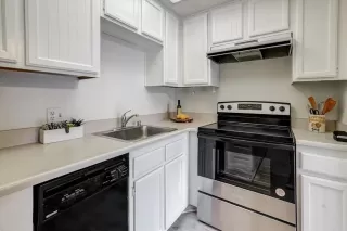 Photo #5: NDP2400938 Listing