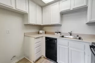 Photo #6: NDP2400938 Listing