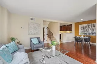 Photo #4: NDP2403086 Listing