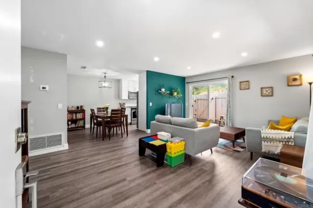 MLS: NDP2403242 Condo For Sale