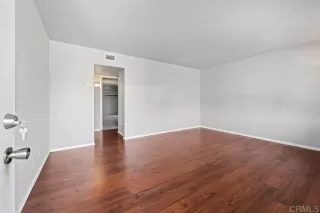 Photo #4: NDP2404251 Listing 