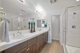 Photo #4: NDP2404556 Listing