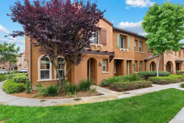 MLS: NDP2404695 Condo For Sale