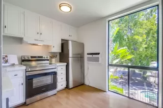 Photo #5: NDP2404860 Listing