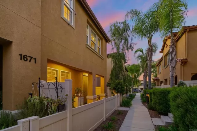 MLS: NDP2405287 Condo For Sale