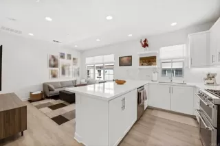 Photo #4: NDP2406705 Listing 