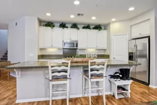 Photo #4: NDP2407239 Listing