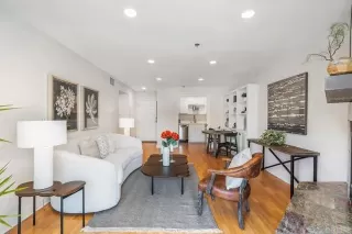 Photo #6: NDP2407732 Listing