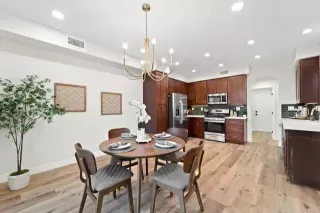 Photo #5: NDP2407766 Listing