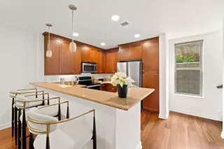 Photo #5: NDP2408829 Listing