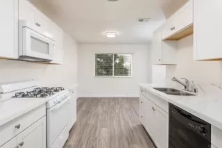 Photo #6: NDP2409338 Listing