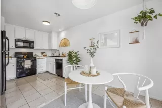 Photo #3: NDP2409391 Listing