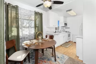 Photo #3: NDP2409772 Listing