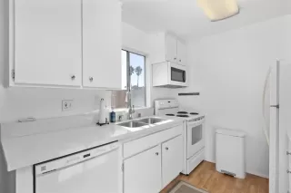 Photo #4: NDP2409772 Listing