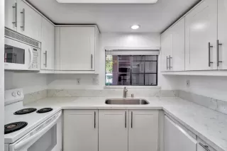 Photo #6: NDP2409775 Listing