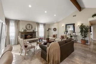 Photo #5: NDP2410377 Listing