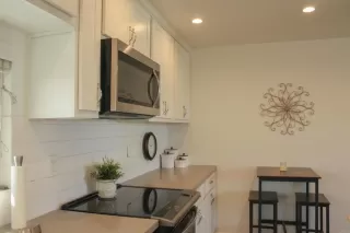 Photo #4: NDP2410750 Listing