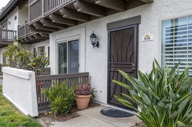 MLS: NDP2502195 Condo For Sale