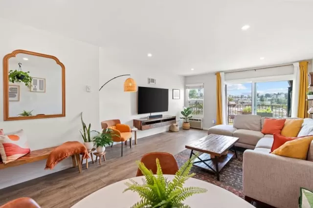 MLS: NDP2503203 Condo For Sale