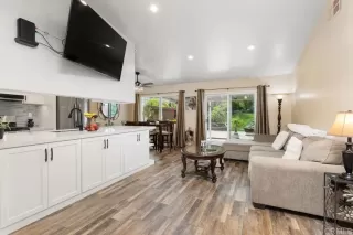 Photo #6: NDP2503668 Listing