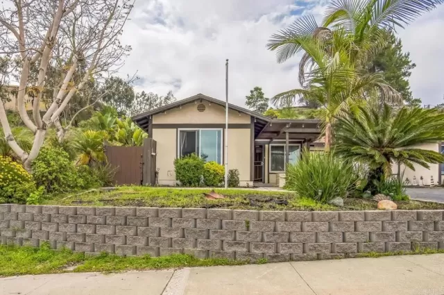 MLS: NDP2503782 Condo For Sale