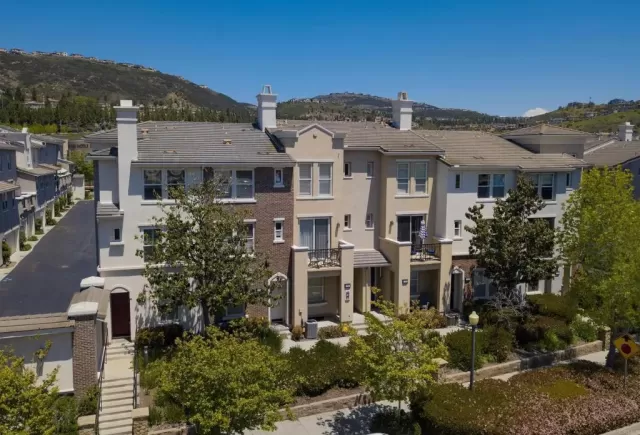 MLS: NDP2504467 Condo For Sale