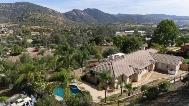 MLS: NDP2504759 Condo For Sale