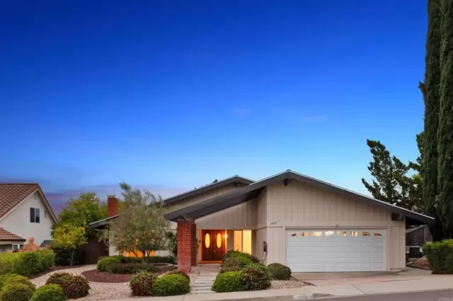 MLS: NDP2505702 Condo For Sale