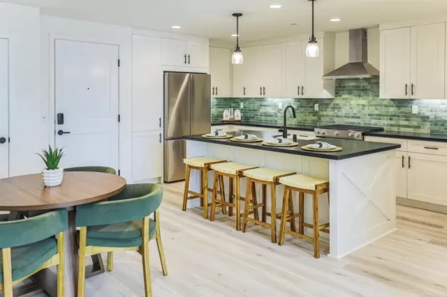 MLS: NDP2505945 Condo For Sale