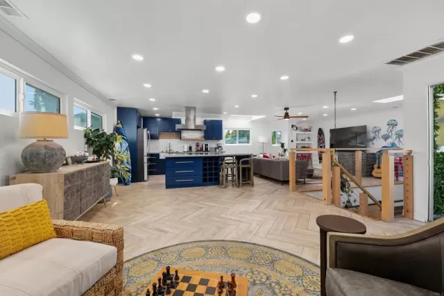 MLS: NDP2506442 Condo For Sale