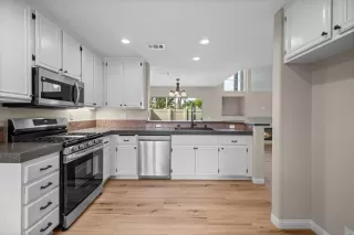 Photo #4: NDP2506776 Listing