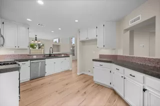 Photo #5: NDP2506776 Listing