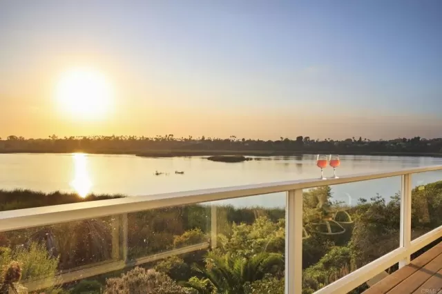 MLS: NDP2506881 Condo For Sale