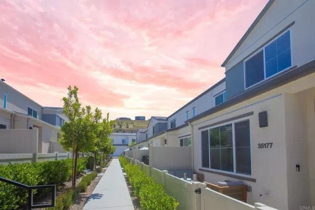 MLS: NDP2506946 Condo For Sale