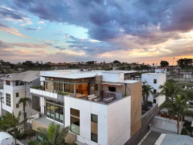 MLS: NDP2507626 Condo For Sale