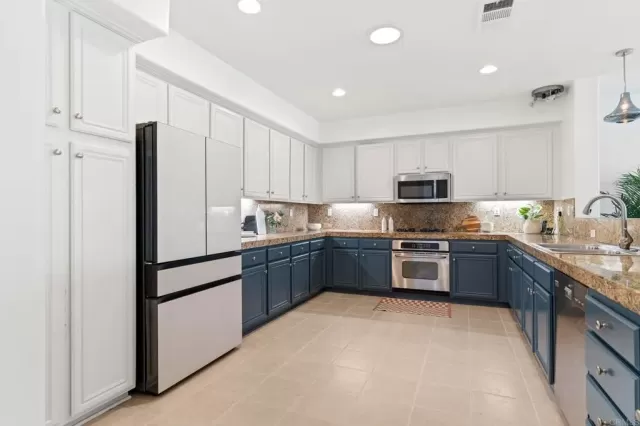 MLS: NDP2507701 Condo For Sale