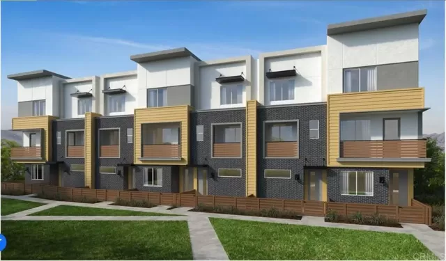 MLS: NDP2507765 Condo For Sale