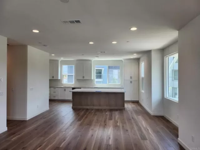 MLS: NDP2508552 Condo For Sale