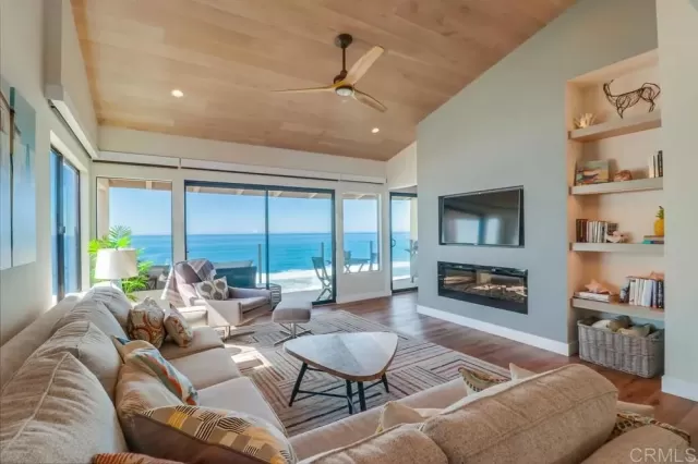 MLS: NDP2508561 Condo For Sale
