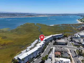 Browse active condo listings in CROWN POINT VILLAS