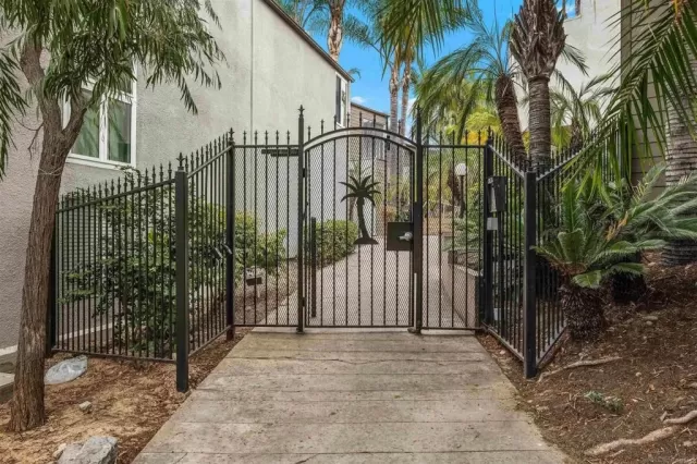 MLS: NDP2508727 Condo For Sale