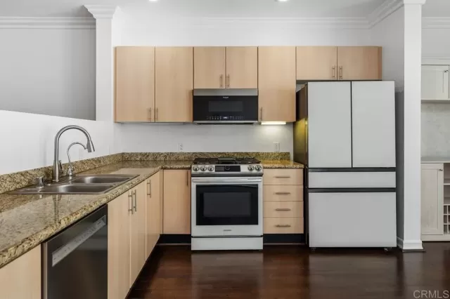 MLS: NDP2509113 Condo For Sale