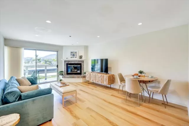 MLS: NDP2509244 Condo For Sale