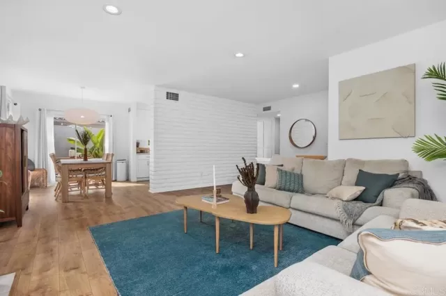 MLS: NDP2509267 Condo For Sale