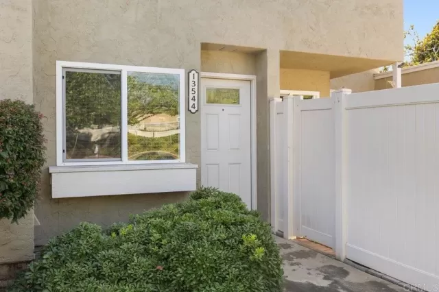 MLS: NDP2509557 Condo For Sale