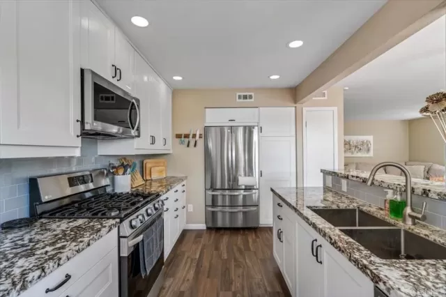 MLS: NDP2510389 Condo For Sale