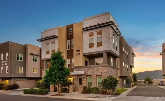 MLS: NDP2510423 Condo For Sale